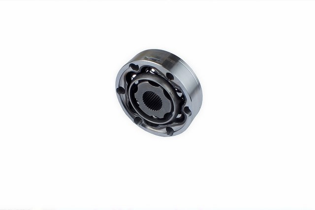 Antriebswellengelenk (32-100) h-28mm, passend für BMW Außen,Löcher 6x10mm, 3, 5, 7, X5, Z8 26117526822 BM725 OE z.Vergl.: 26117526822