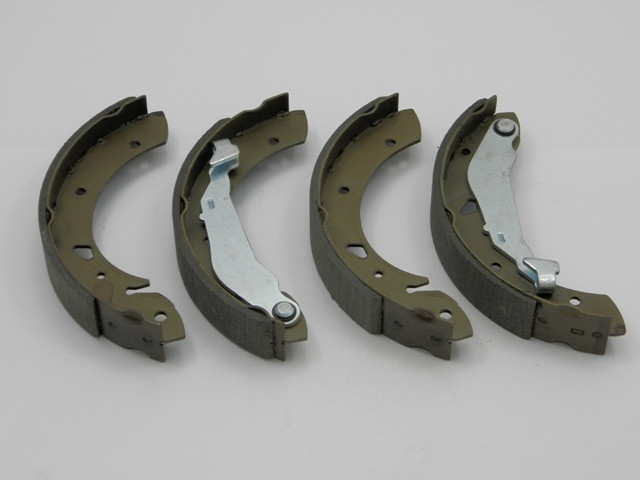 ALPHA BRAKES BREMSBACKENSATZ passend für TOYOTA AVENSIS T22 97-00