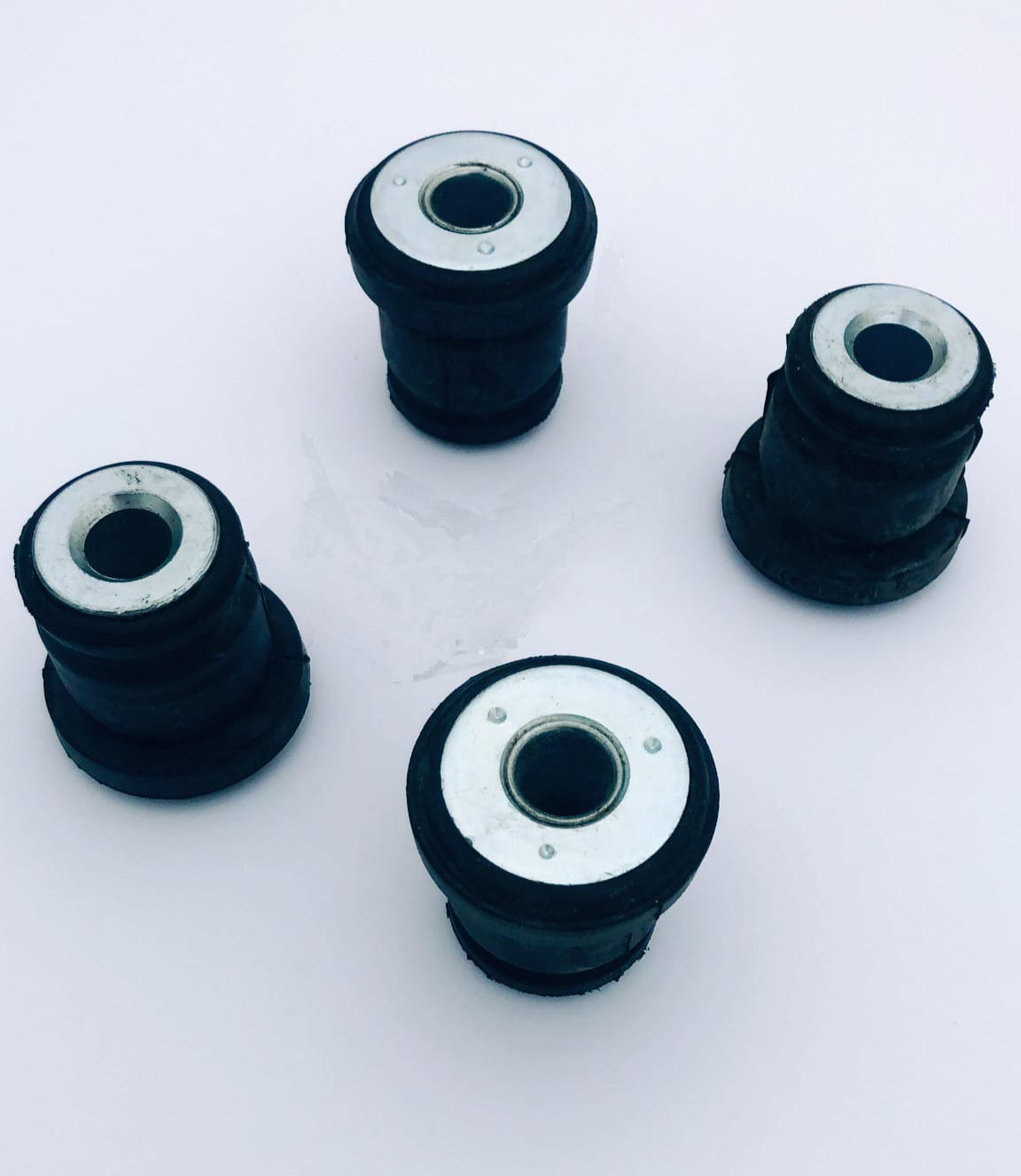 BUCHSE, QUERLENKER OBEN 4 Stk. passend für MITSUBISHI - FUSO-TFA-EURO5 12> MK633970, MK335060