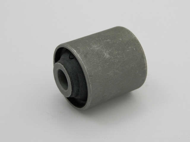 BUCHSE QUERLENKER passend für MITSUBISHI GALANT E55 92-96,EA 96-03, ECLIPSE 94-99 /VORNE, UNTERE FÜR STOßDÄMPFER/