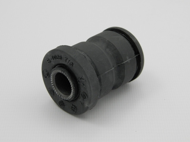 AS BUCHSE, GUMMI-METAL passend für TOYOTA COROLLA E10/E11 92-01 /QUERLENKER UNTEN, VORN/