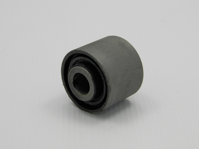 BUCHSE QUERLENKER passend für FORD FOCUS I/II 98-07, C-MAX CAP/CB3 03-, MONDEO III 00-07, MAZDA 3 02-, MAZDA 5 05- /HINTEN, QUER/