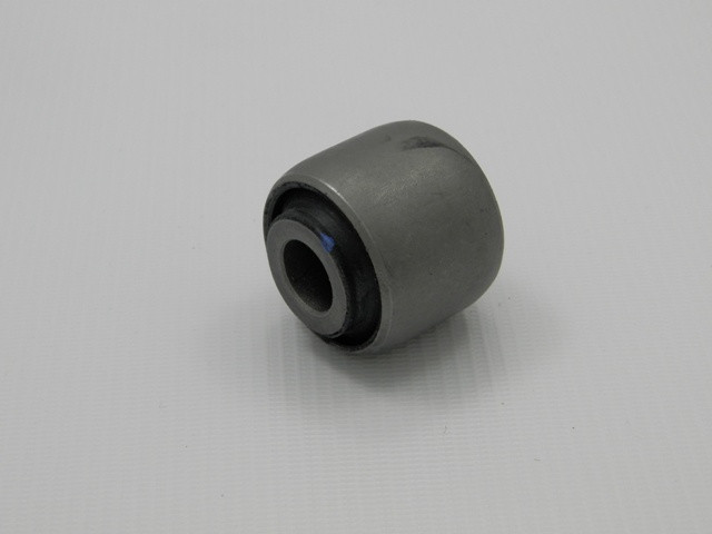 BUCHASE, ACHSSCHENKELBOLZEN passend für HYUNDAI ELANTRA HD 06-, I30 07-, KIA CARENS III 06-, CEED 07- /HINTERE BUCHSE, INNERN/