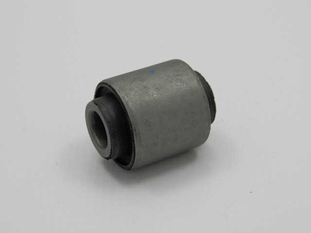 BUCHASE, ACHSSCHENKELBOLZEN passend für KIA CEED 06-, HYUNDAI SANTA FE 06-, IX55 08-, SONATA 05- /HINTERE BUCHSE, VORN/