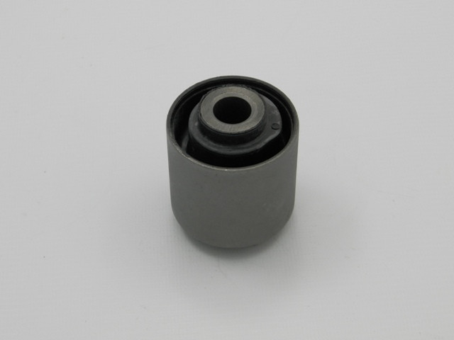 BUCHSE QUERLENKER passend für NISSAN TERRANO III R50 95-03, HYUNDAI TERRACAN 01- /HINTERE, ENTLANG/