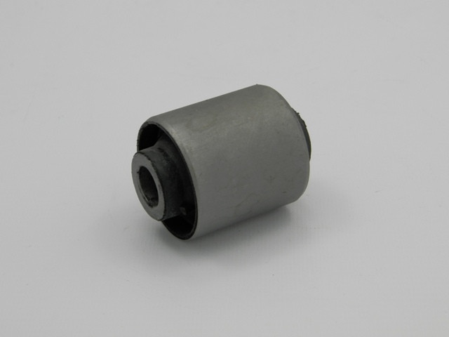 BUCHSE QUERLENKER passend für TOYOTA LAND CRUISER 90 96-02, TOYOTA HILUX/4RUNNER 95-02, HYUNDAI IX35/TUCSON 09-, HYUNDAI SANTA FE 06- HYUNDAI SONATA GF 09- /ENTLANG HINTEN/