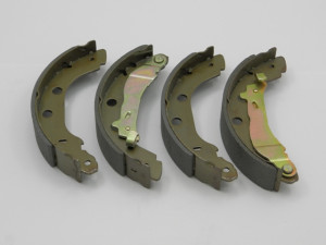 ALPHA BRAKES BREMSBACKENSATZ passend für NISSAN PRIMERA P11 96-, RENAULT KANGOO 97-