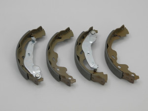 ALPHA BRAKES BREMSBACKENSATZ passend für TOYOTA YARIS FR 01-,AYGO 05-,SUZUKI SWIFT 05-,OPEL AGILA 08-