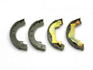 ALPHA BRAKES BREMSBACKENSATZ, FESTSTELLBREMSE passend für TOYOTA COROLLA 01-06