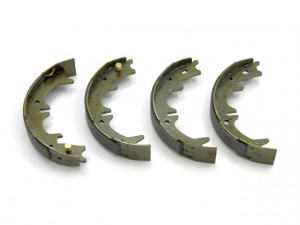 ALPHA BRAKES BREMSBACKENSATZ, FESTSTELLBREMSE passend für TOYOTA AVENSIS -03, CAMRY 00-, LEXUS RX300 00-03