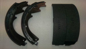 Bremsbackensatz hinten für Mitsubishi canter fb431 fb436 fb634 oem: mc112067, mc112068, mc865985, mc865986, mc865987