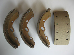 Bremsbackensatz hintere oder vordere achse für Mitsubishi canter fe649, fe659 oe: mk326854