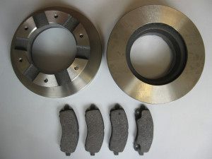 Bremsscheiben + Bremsbelägen Hinterachse für Mitsubishi canter fb83b, fb83s oem: mk356572, mk529567 
