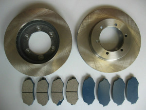 2 bremsscheiben + bremsbelegsatz va canter fb83b oem: mk449352, mk528944 