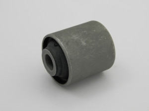 BUCHSE QUERLENKER passend für MITSUBISHI GALANT E55 92-96,EA 96-03, ECLIPSE 94-99 /VORNE, UNTERE FÜR STOßDÄMPFER/