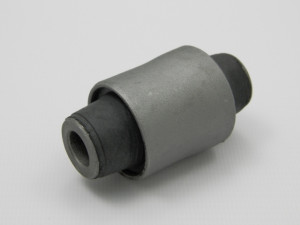 BUCHSE QUERLENKER passend für CHRYSLER SEBRING 01-, MITSUBISHI GALANT 92-, ECLIPSE 95- /HINTEN/