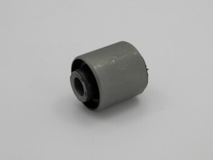 BUCHSE QUERLENKER passend für FORD FOCUS I/II 98-07, C-MAX CAP/CB3 03-, MAZDA 3 02-, MAZDA 5 05- /HINTEN, UNTEN, AUßEN/