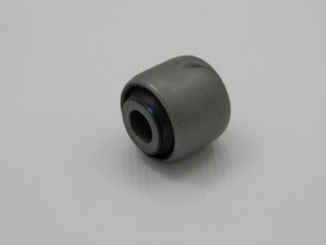 BUCHASE, ACHSSCHENKELBOLZEN passend für HYUNDAI ELANTRA HD 06-, I30 07-, KIA CARENS III 06-, CEED 07- /HINTERE BUCHSE, INNERN/