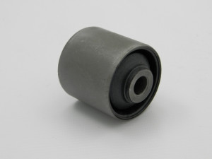 BUCHSE QUERLENKER passend für MITSUBISHI PAJERO PININ H6/H7 99-05 /HINTERE, ENTLANG, UNTEN, VORN/